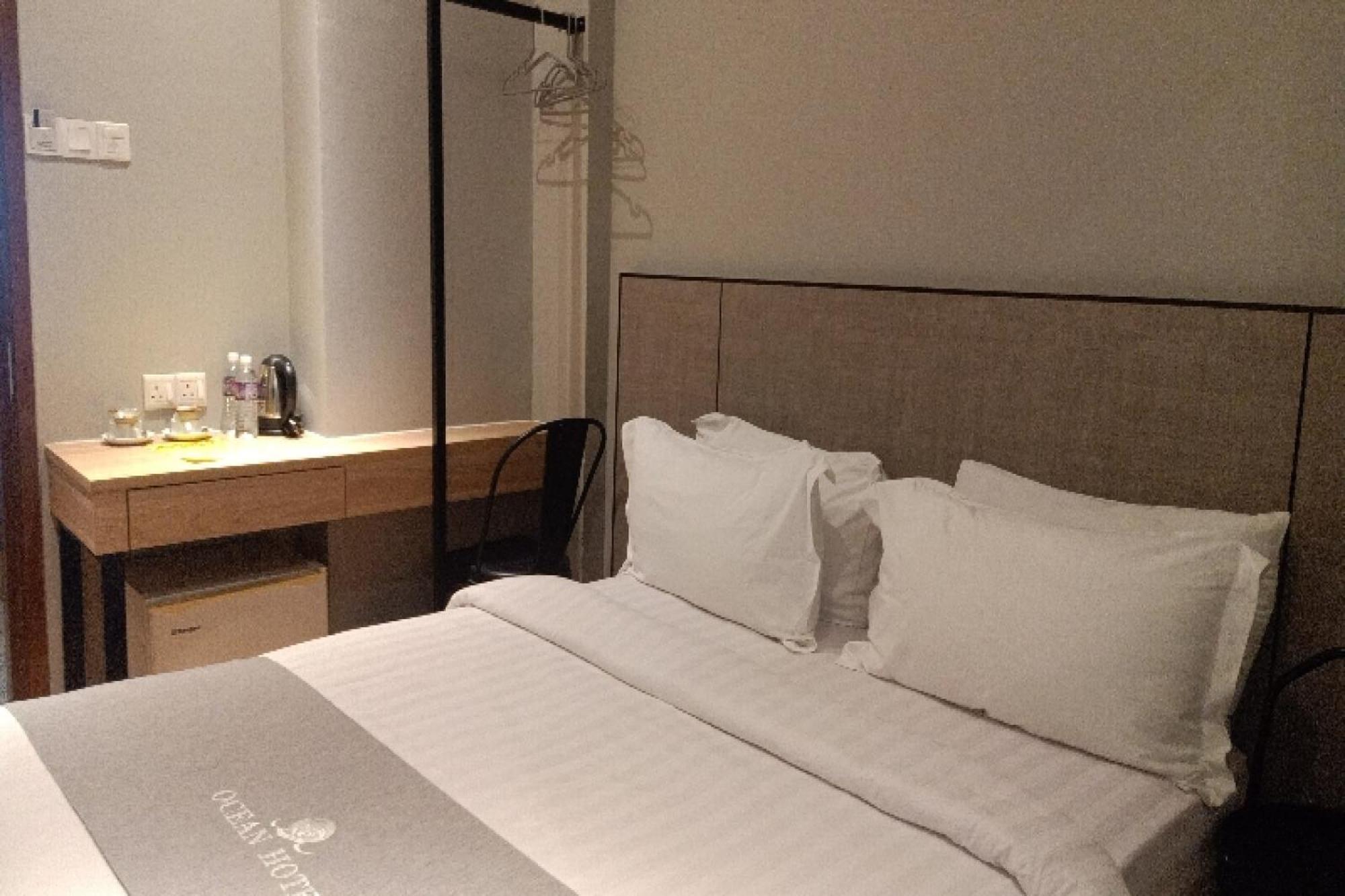 Oyo 90411 Perdana Hotel Labuan Kültér fotó